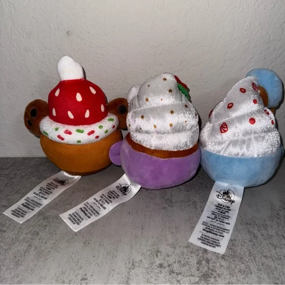 Set of 6 Disney Munchlings from the "Season's Sweetings" collection - Picture 3 of 3